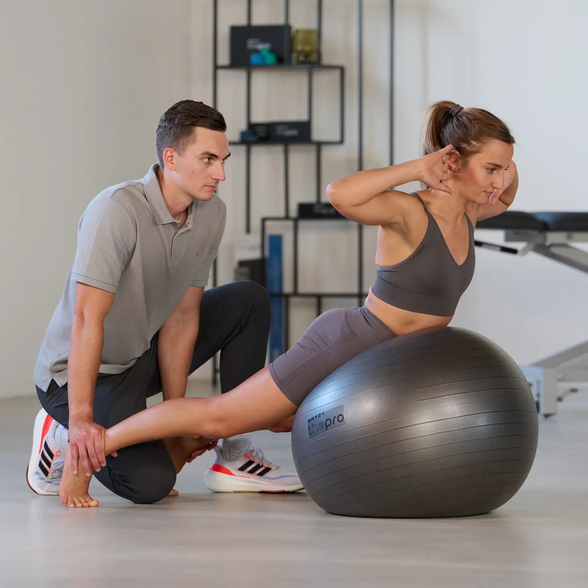 ARTZT thepro Gymnastikball Original Pezziball 65 cm Sitzball