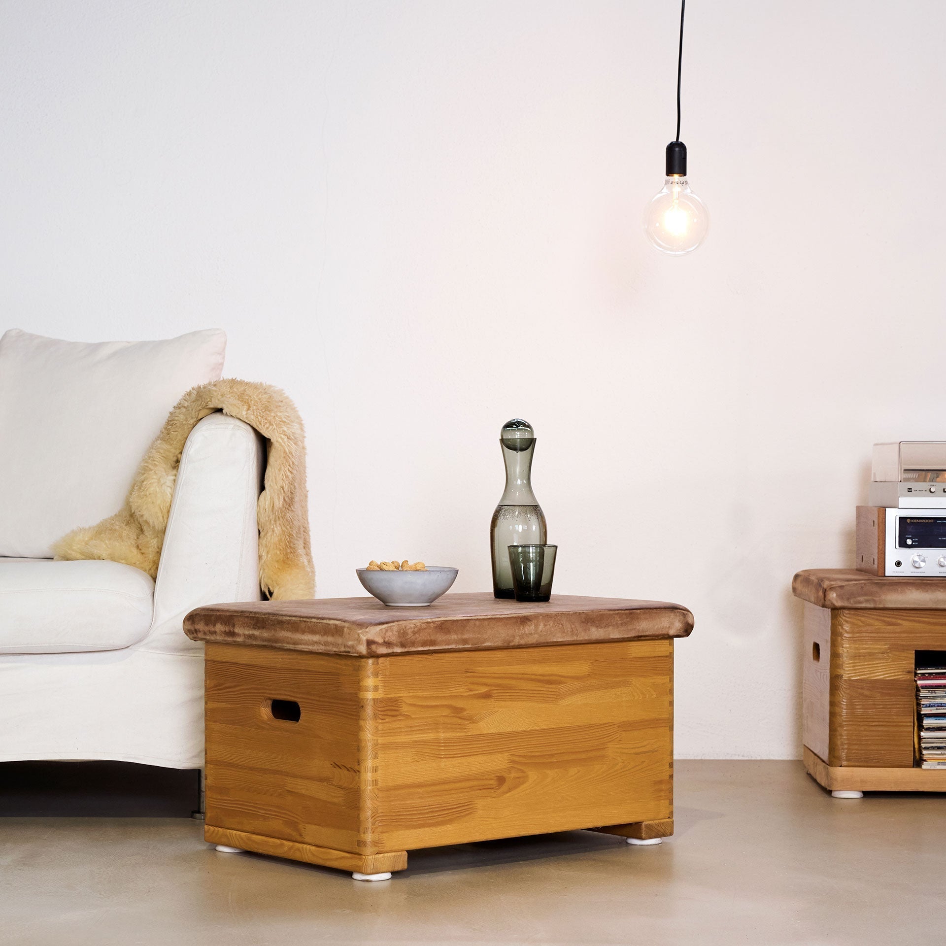 Artzt Vintage Series Sprungkasten Holz Leder 70x50x40 285 kg